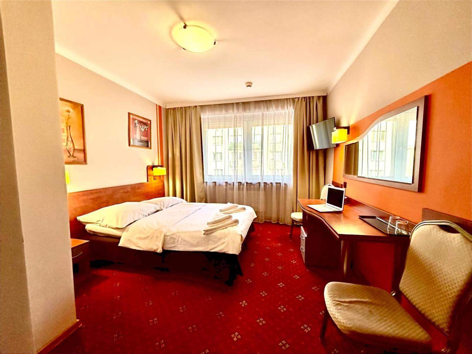 Hotel Orion Sosnowiec Exterior foto
